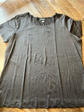 East 5th Black Short Sleeve Scoop Neck Tee